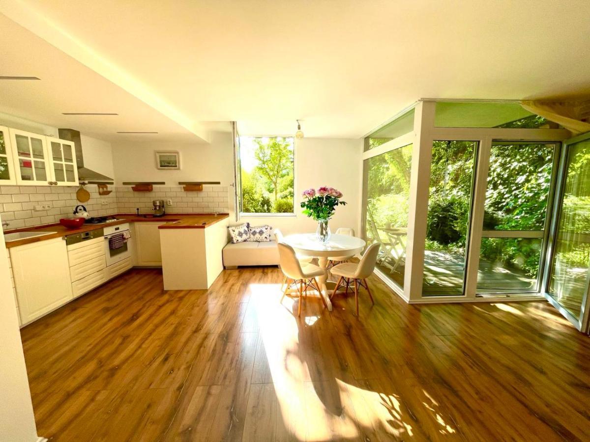 70M2 Romantic Living In The Old Town With Garden Bratislava Luaran gambar