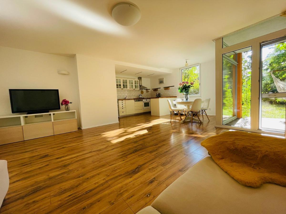 70M2 Romantic Living In The Old Town With Garden Bratislava Luaran gambar