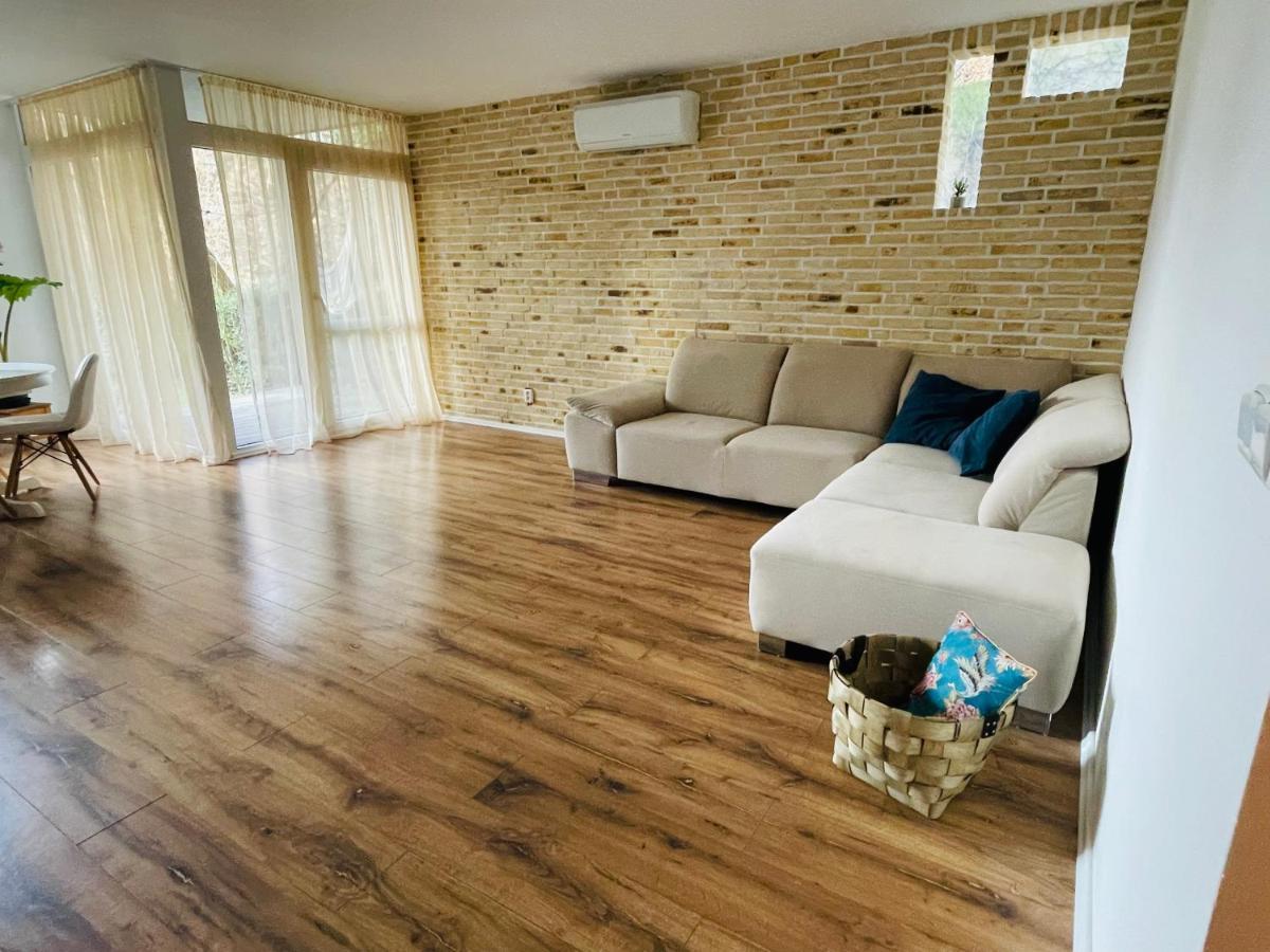 70M2 Romantic Living In The Old Town With Garden Bratislava Luaran gambar