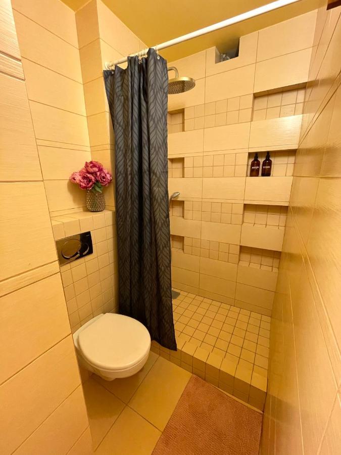 70M2 Romantic Living In The Old Town With Garden Bratislava Luaran gambar